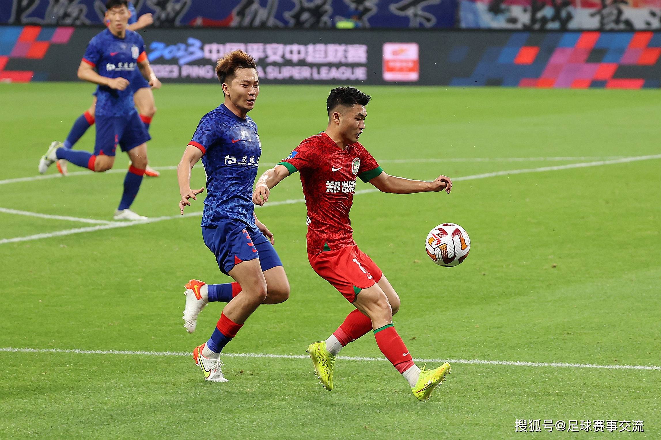 华体会官方-上海申花领先，击败山东鲁能占据首位